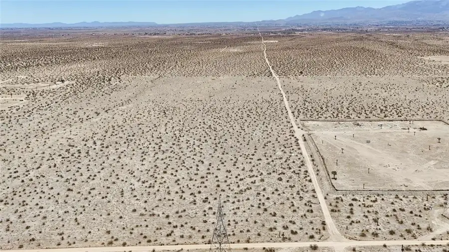 16999 Holly, Phelan, CA 92371 - #3