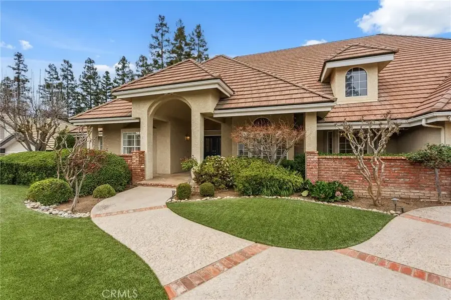 382 E Walnut Hill Avenue, Fresno, CA 93720 - #3