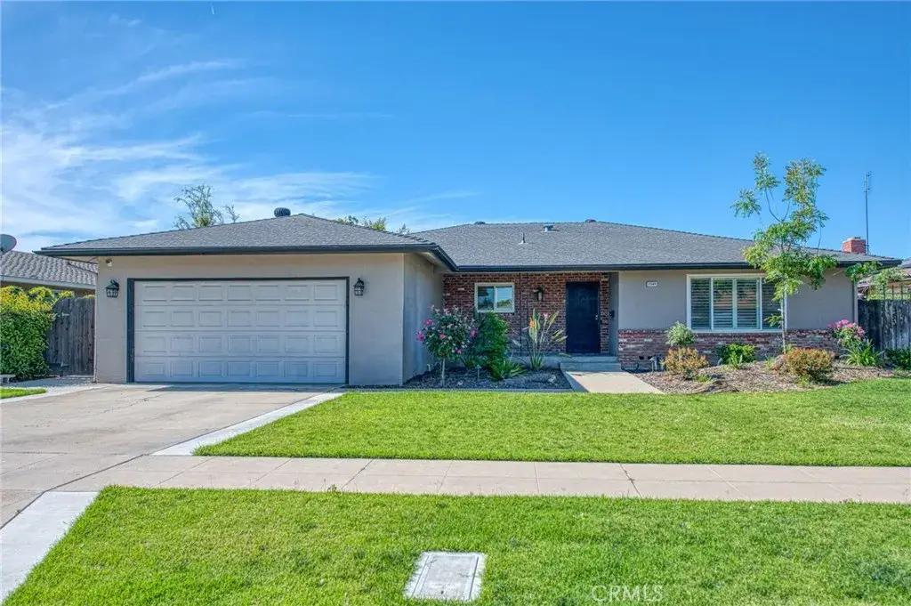 2569 E Los Altos Avenue, Fresno, CA 93710 - #1