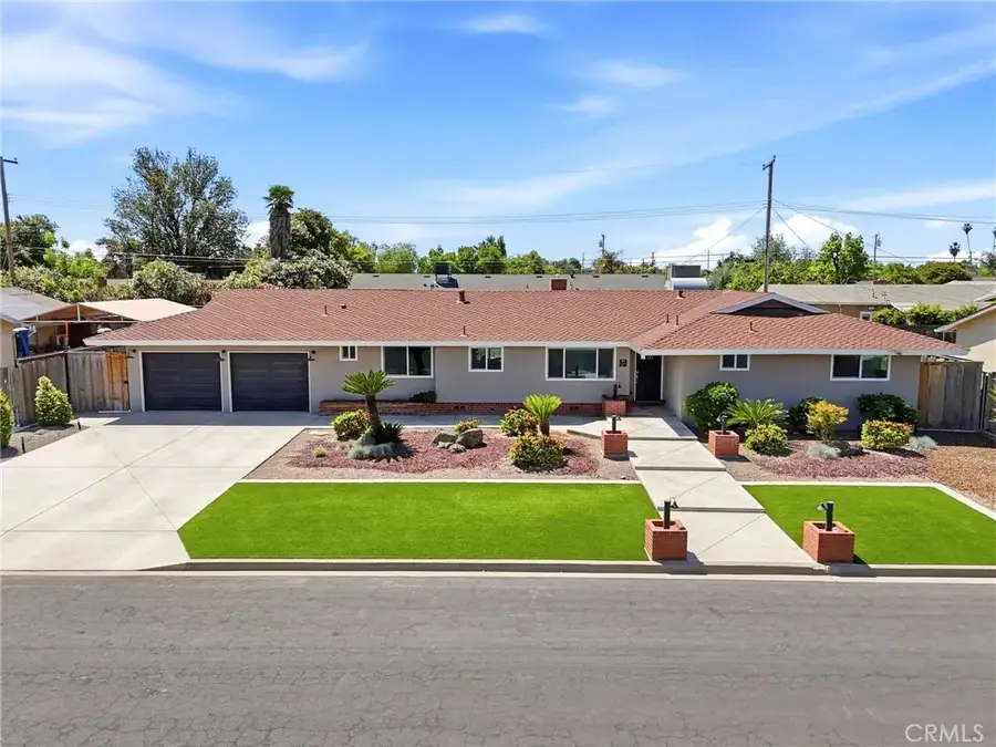 365 E Sycamore Drive, Hanford, CA 93230 - #2