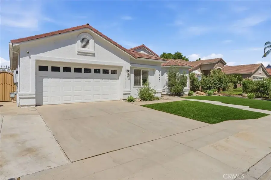 1740 N Mckelvy Avenue, Clovis, CA 93619 - #3