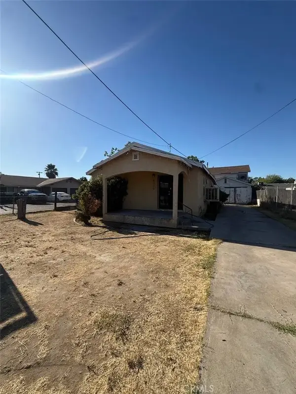 4079 E Heaton Avenue, Fresno, CA 93702