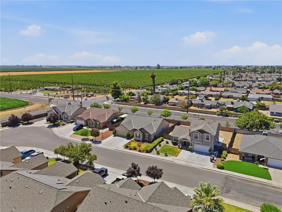 1361 Hoover Way, Hanford, CA 93230 - #3