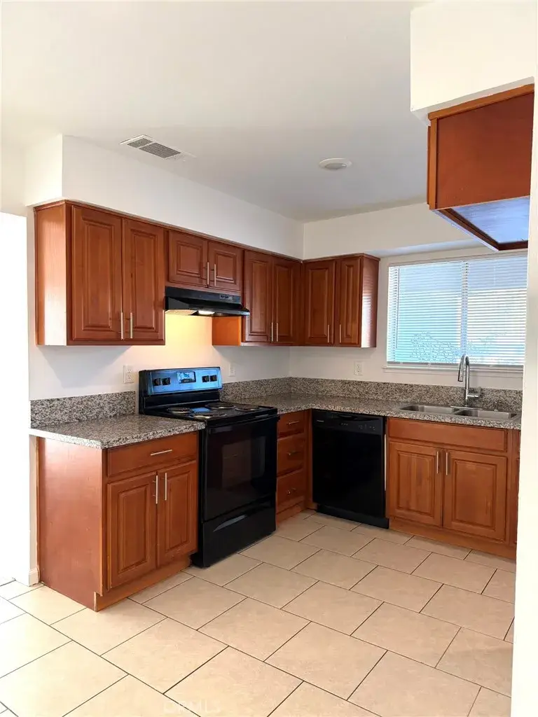 4689 N Feland, Fresno, CA 93722 - #2