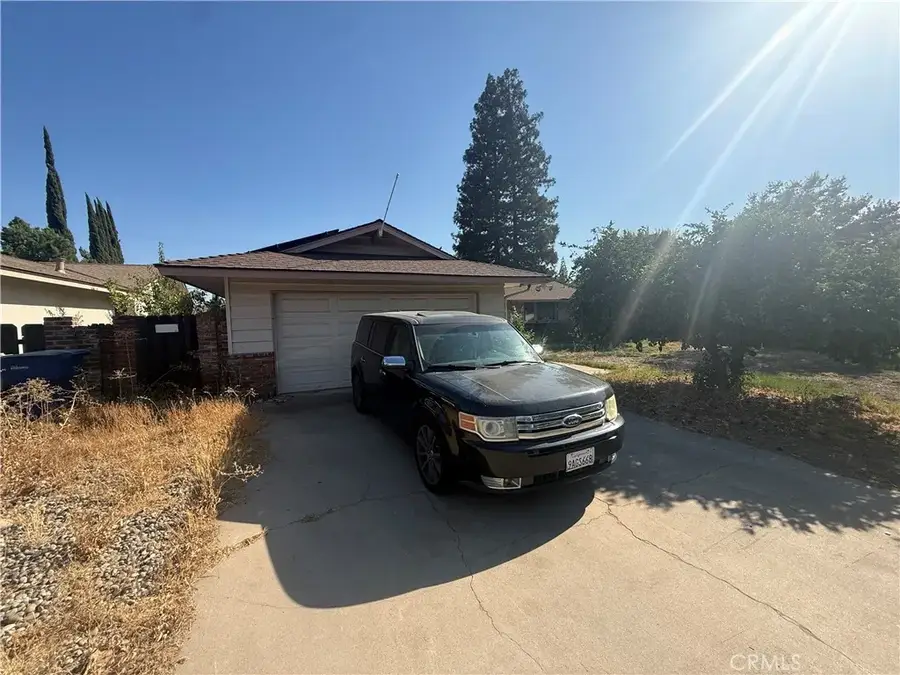157 W Dovewood, Fresno, CA 93704 - #2
