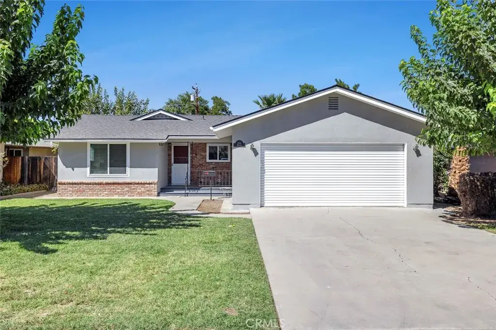 212 Harvard Avenue, Coalinga, CA 93210 - #1