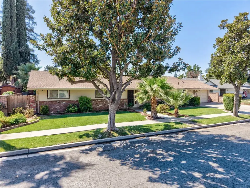 5170 E Huntington, Fresno, CA 93727 - #1