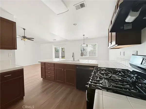 3233 S Virmargo Court, Visalia, CA 93292