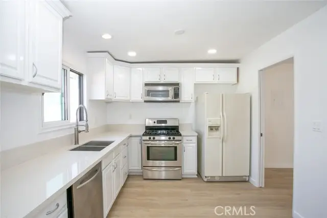 503 E Tujunga Avenue #B, Burbank, CA 91501 - Image #2