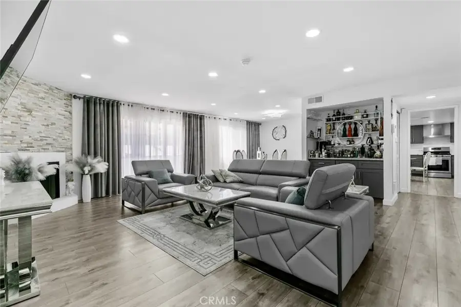 8801 Cedros Avenue #7, Panorama City, CA 91402 - Image #2