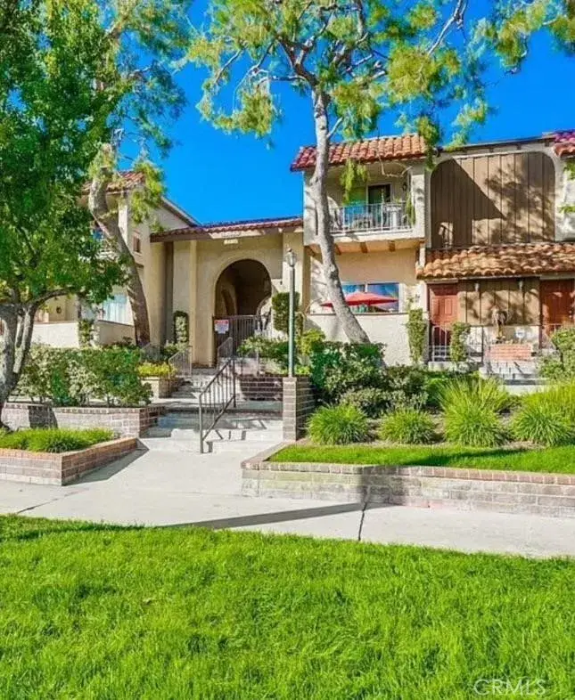 19545 Sherman Way #44, Reseda, CA 91335 - Image #1