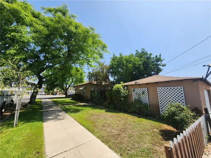 11820 Victory Boulevard, North Hollywood, CA 91606 - Image #3