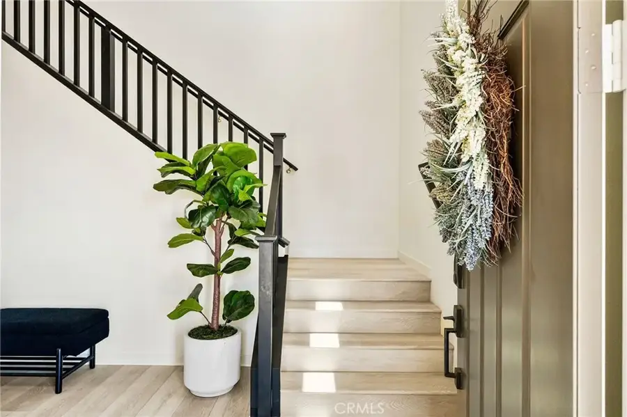 28508 Daybreak Way, Saugus, CA 91350 - Image #2