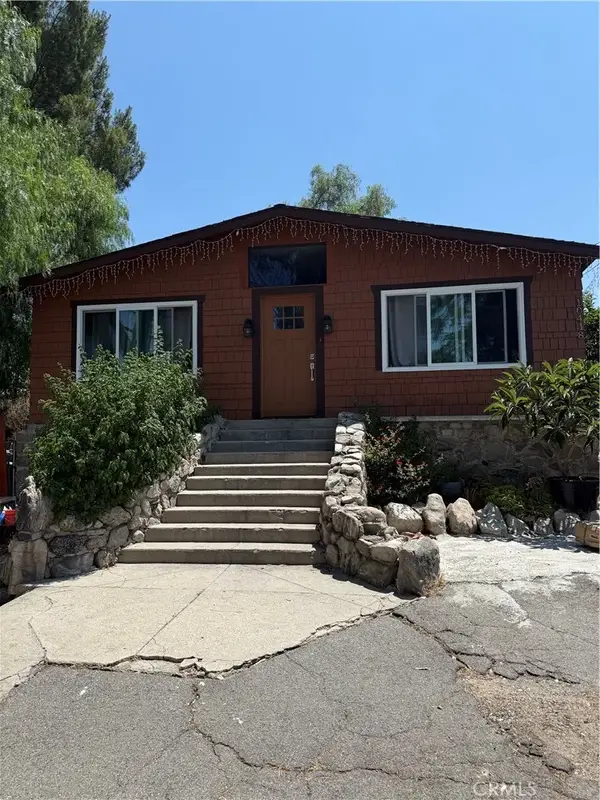 10418 Samoa Avenue, Tujunga, CA 91042