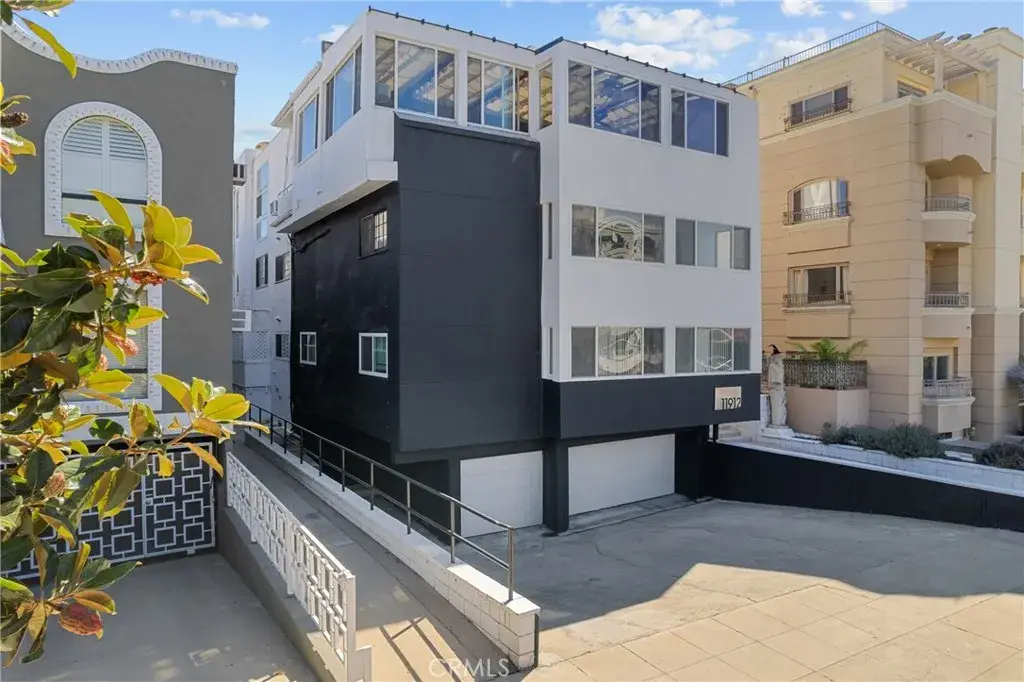 11912 Gorham #3, Los Angeles, CA 90049 - Image #1