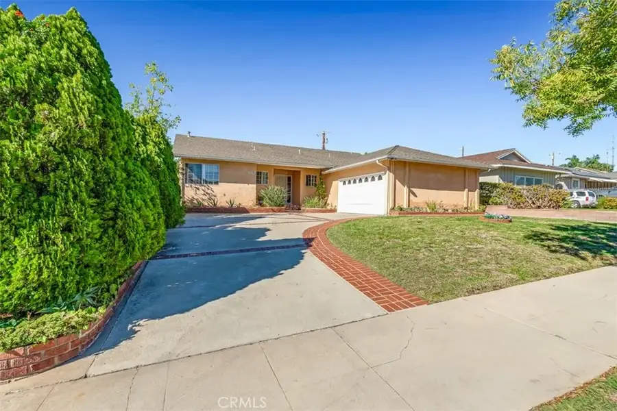 11435 Gothic, Granada Hills, CA 91344 - Image #2