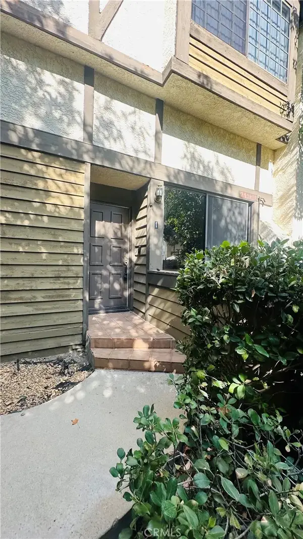 21145 Lassen #1, Chatsworth, CA 91311