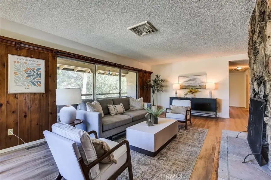 7951 Glenties Lane, Sunland, CA 91040 - Image #2