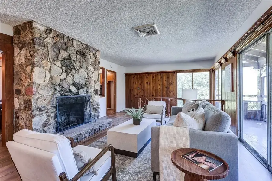 7951 Glenties Lane, Sunland, CA 91040 - Image #3