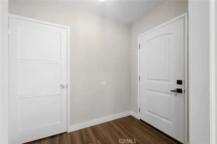 505 Cambridge Drive, Burbank, CA 91504 - Image #3