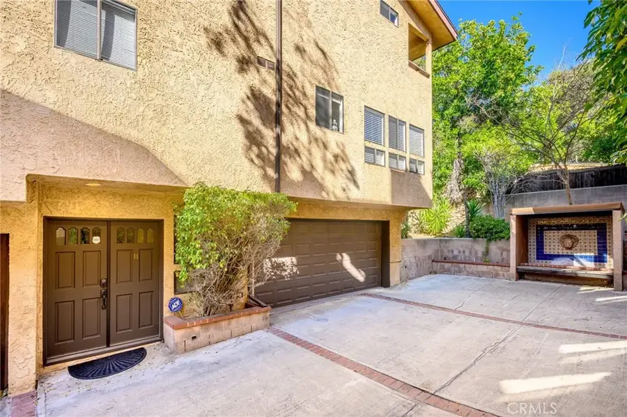 2743 Hermosa Avenue #B, Montrose, CA 91020 - Image #2