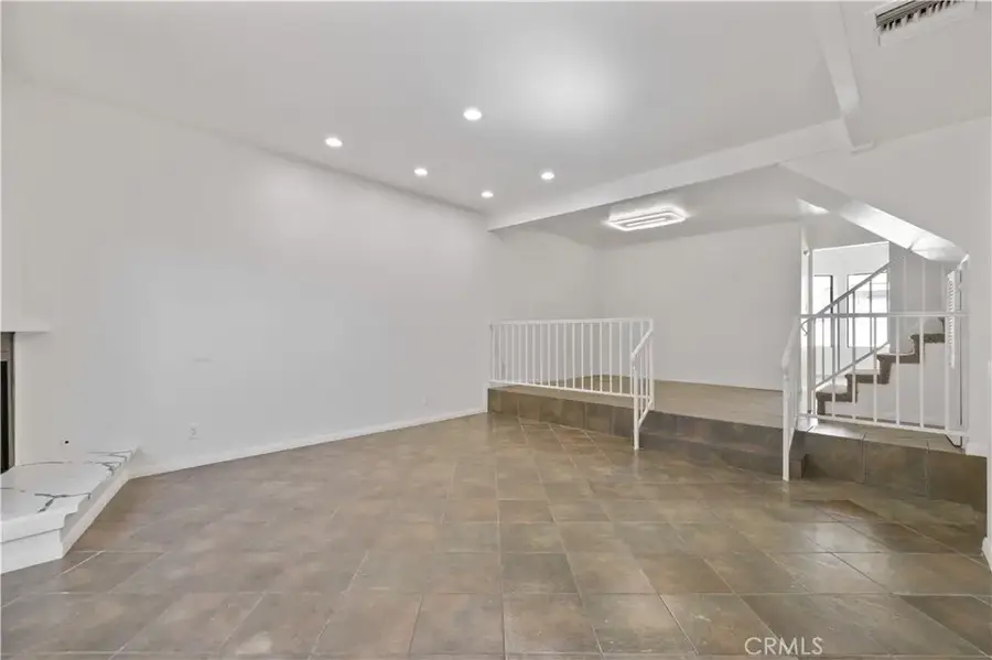 7550 Zombar #11, Van Nuys, CA 91406 - Image #3