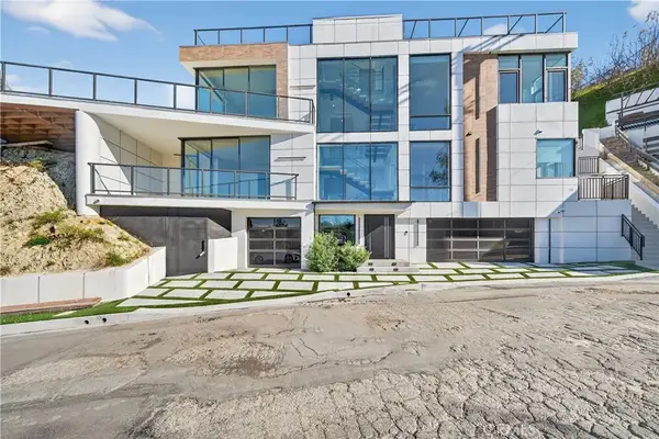 4016 Oakfield Dr, Sherman Oaks, CA 91423