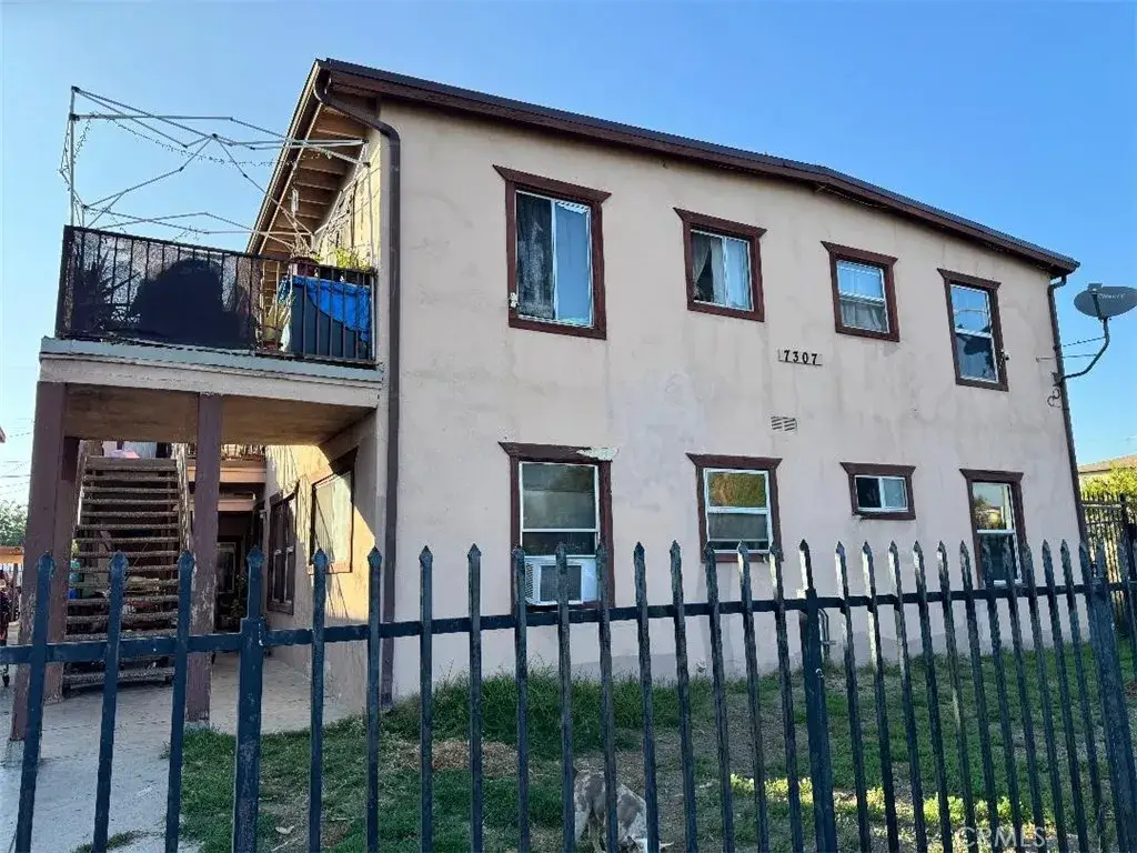 7307 Vineland Avenue, Sun Valley, CA 91352 - Image #1