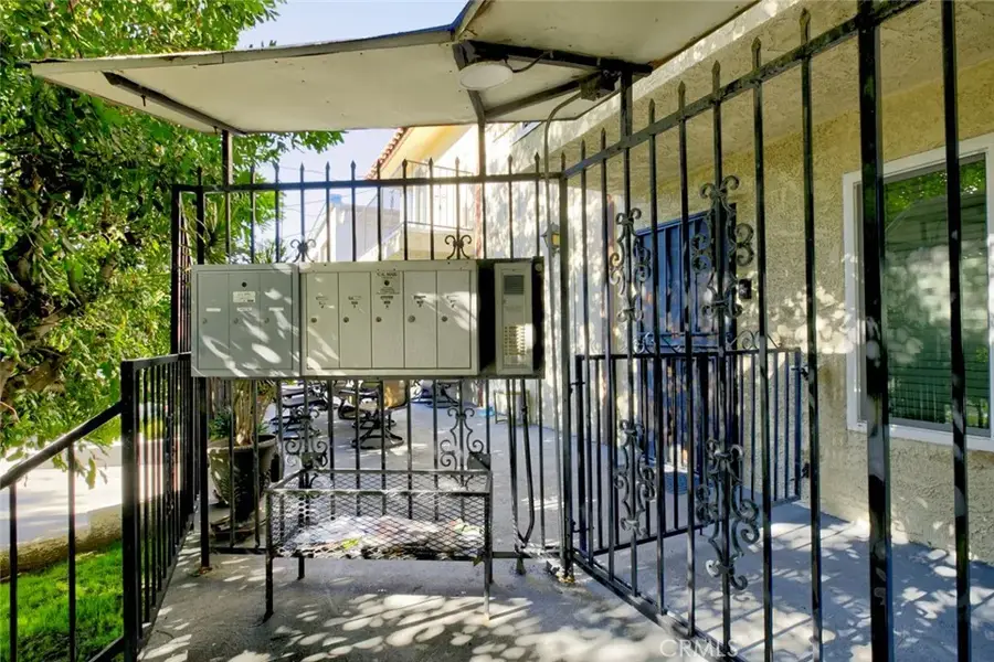 909 E Garfield Avenue #4, Glendale, CA 91205 - Image #3