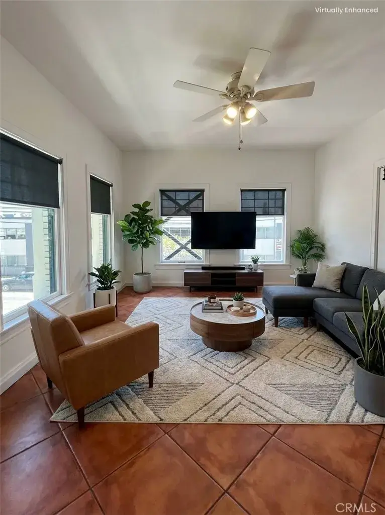 2121 James M Wood Boulevard #224, Los Angeles, CA 90006 - Image #2