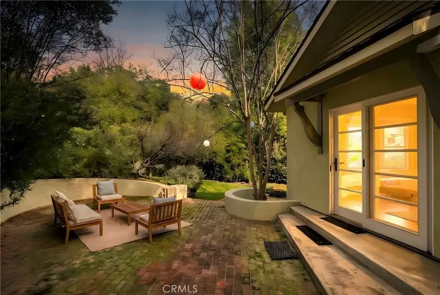 1898 Bonita Dr, Glendale, CA 91208 - #2