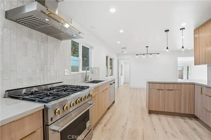 12952 Elkwood, North Hollywood, CA 91605 - Image #2