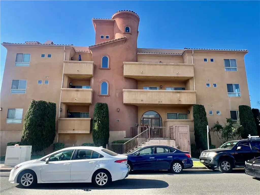 1515 Grismer Avenue #102, Burbank, CA 91504 - #1