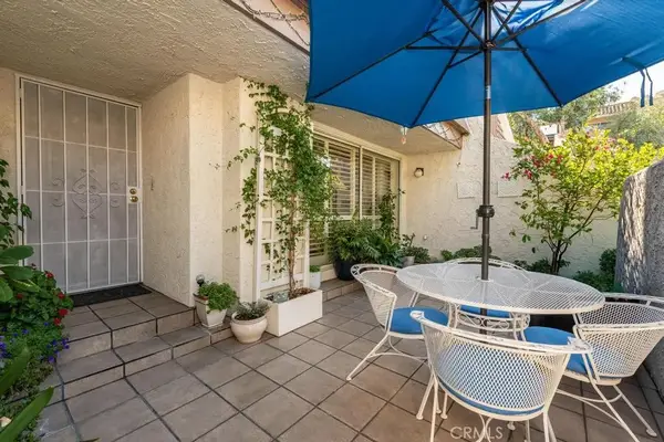 18340 Collins, Tarzana, CA 91356