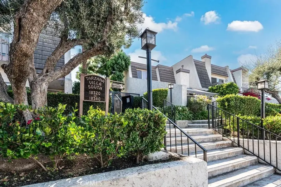 18340 Collins, Tarzana, CA 91356 - #3