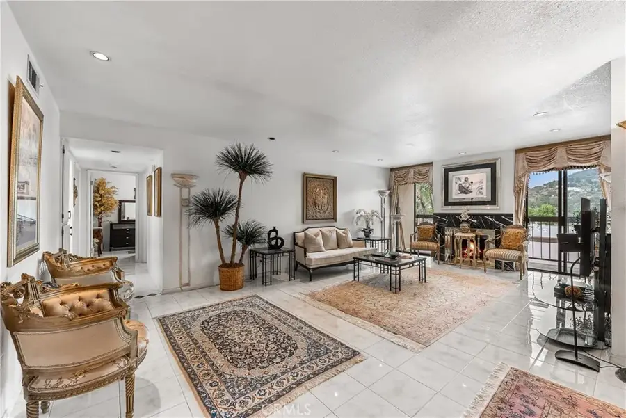 1745 Holly #302, Glendale, CA 91206 - #2