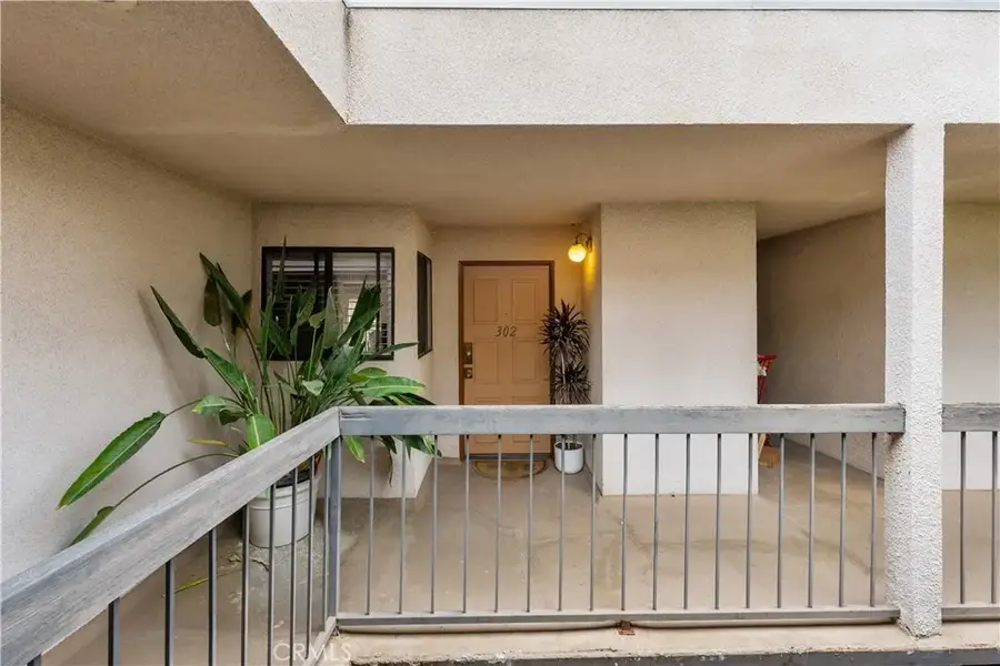 1745 Holly #302, Glendale, CA 91206 - #3