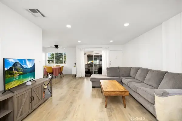 10757 Hortense #307, North Hollywood, CA 91602