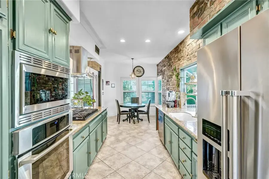 28314 Easton, Saugus, CA 91350 - #2