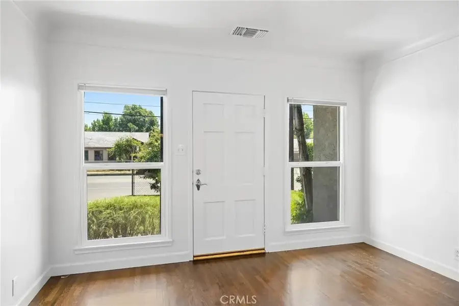 6723 Hazeltine, Van Nuys, CA 91405 - #3