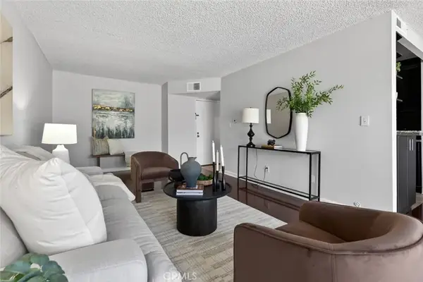 5412 Lindley Avenue #322, Encino, CA 91316