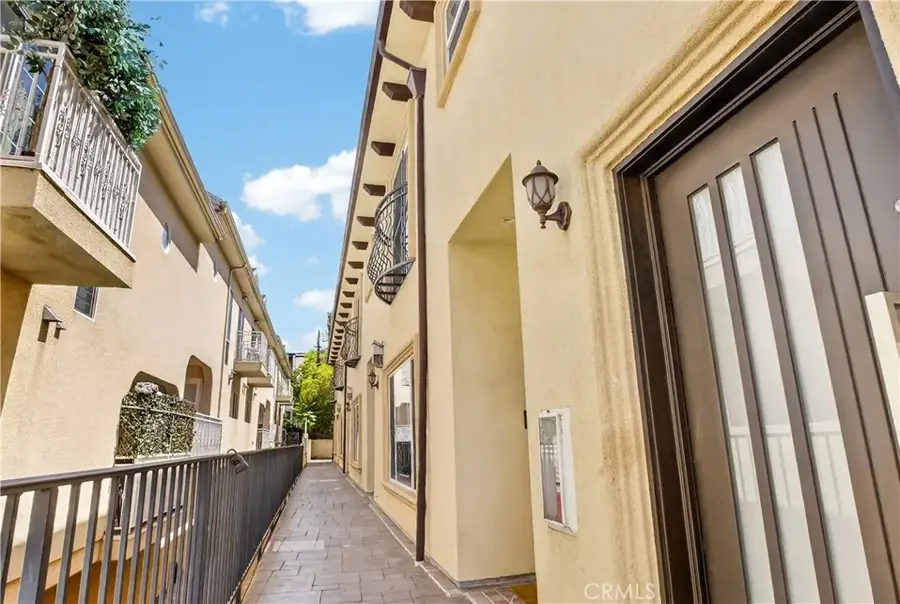 2307 Mira Vista #103, Montrose, CA 91020 - #3
