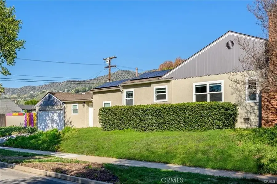 505 Cambridge Drive, Burbank, CA 91504 - #3