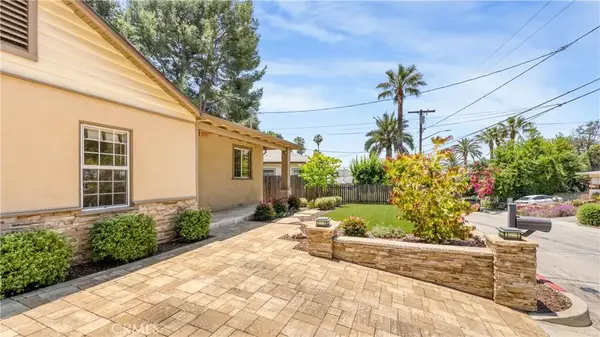 1232 E Elmwood Avenue, Burbank, CA 91501