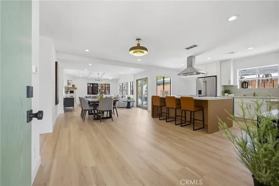 6845 Aura Avenue, Reseda, CA 91335 - #3