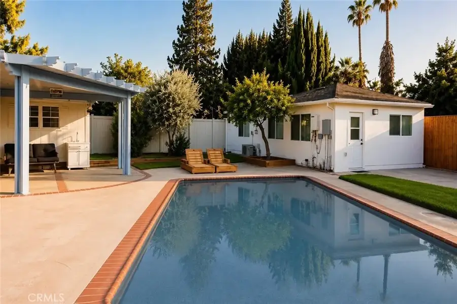 5525 Costello Avenue, Van Nuys, CA 91401 - #3