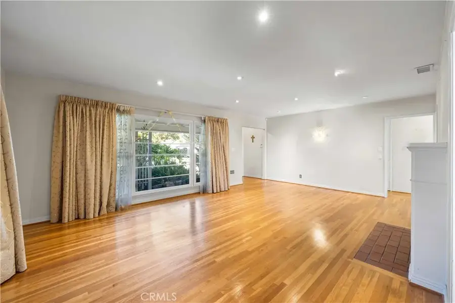 1207 Graynold, Glendale, CA 91202 - #3