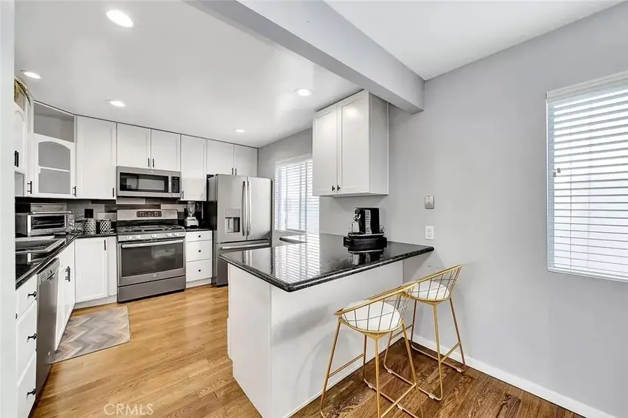 9564 Via Bernardo, Burbank, CA 91504 - #3