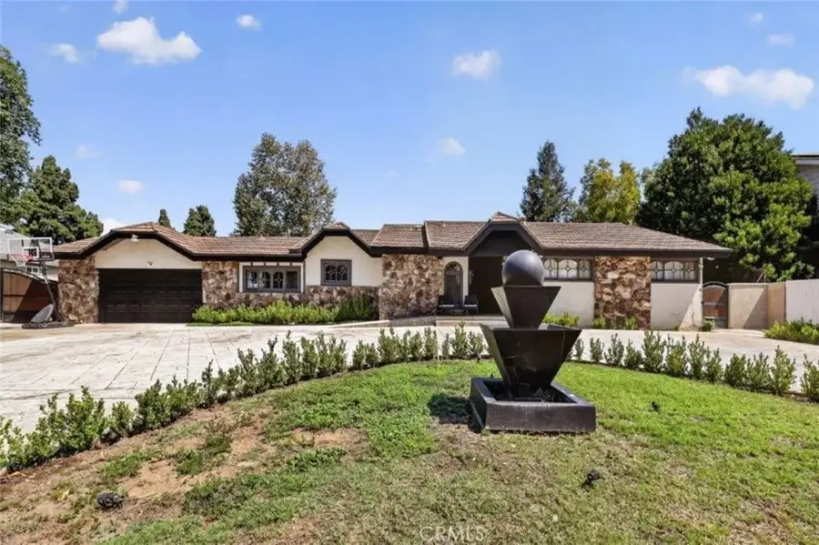 19457 Merridy Street, Northridge, CA 91324 - #2
