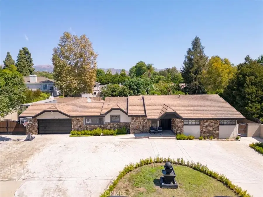 19457 Merridy Street, Northridge, CA 91324 - #3